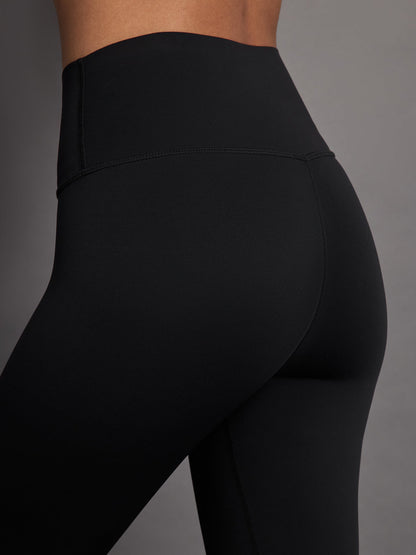 Carbon38 High Rise Full-Length Legging in Diamond Compression - Black