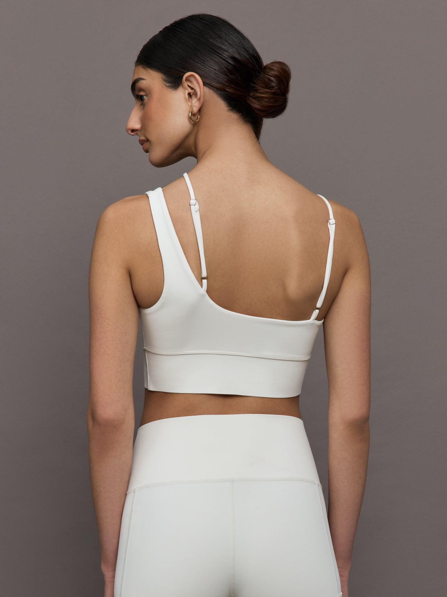 Carbon38 Asymmetrical Strappy Bra in Diamond Compression - Cloud Dancer