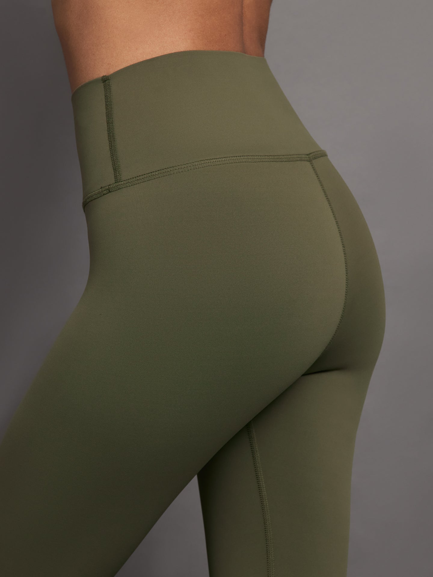 Carbon38 High Rise Full-Length Legging in Diamond Compression - Olive