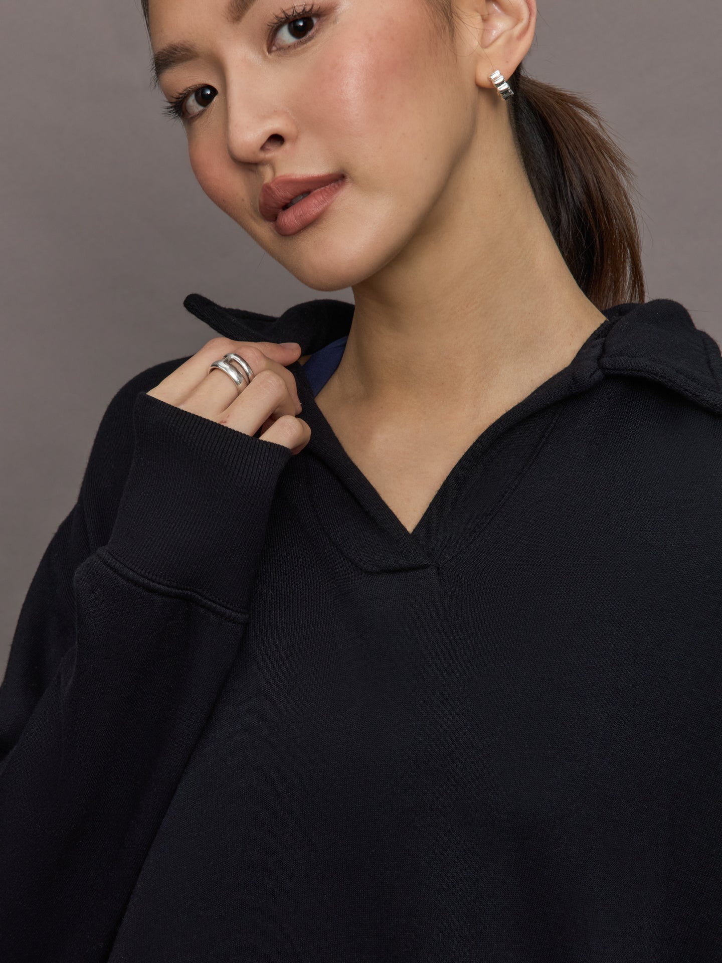 Carbon38 Johnny Collar Sweatshirt in French Terry - Black