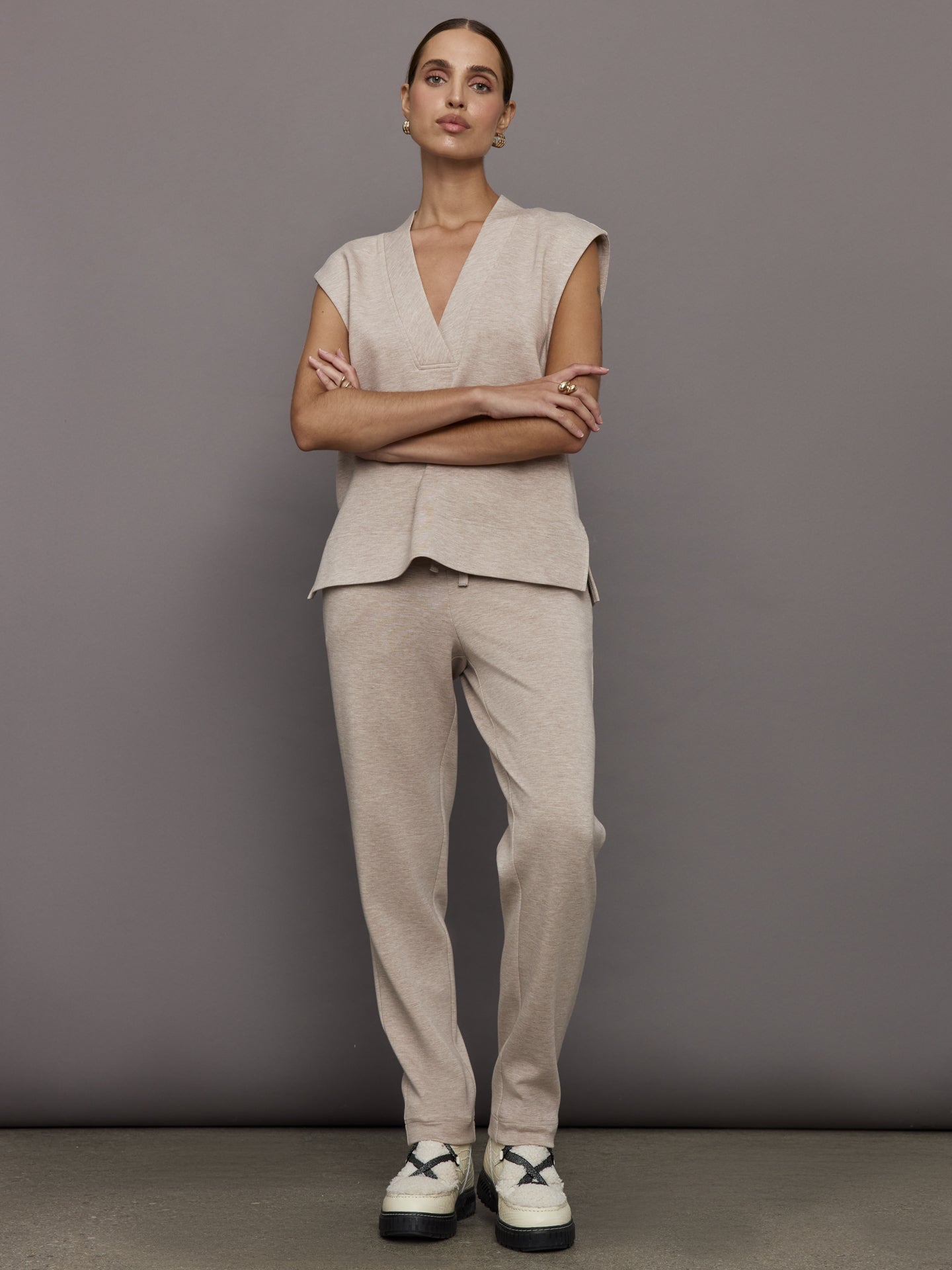 Carbon38 V Neck Knit Vest in Interlock - Taupe Heather