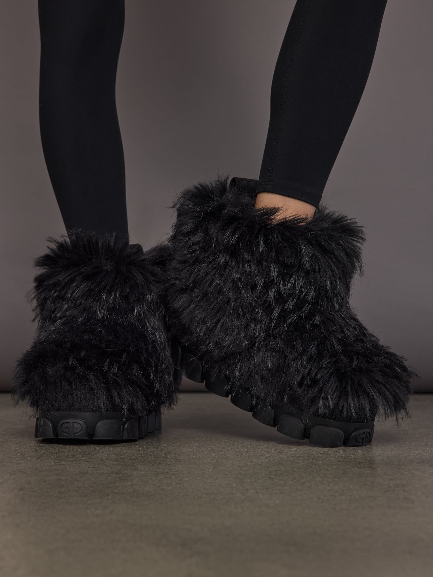 Carbon38 Sofie Faux Fur Snowboot Low - Black