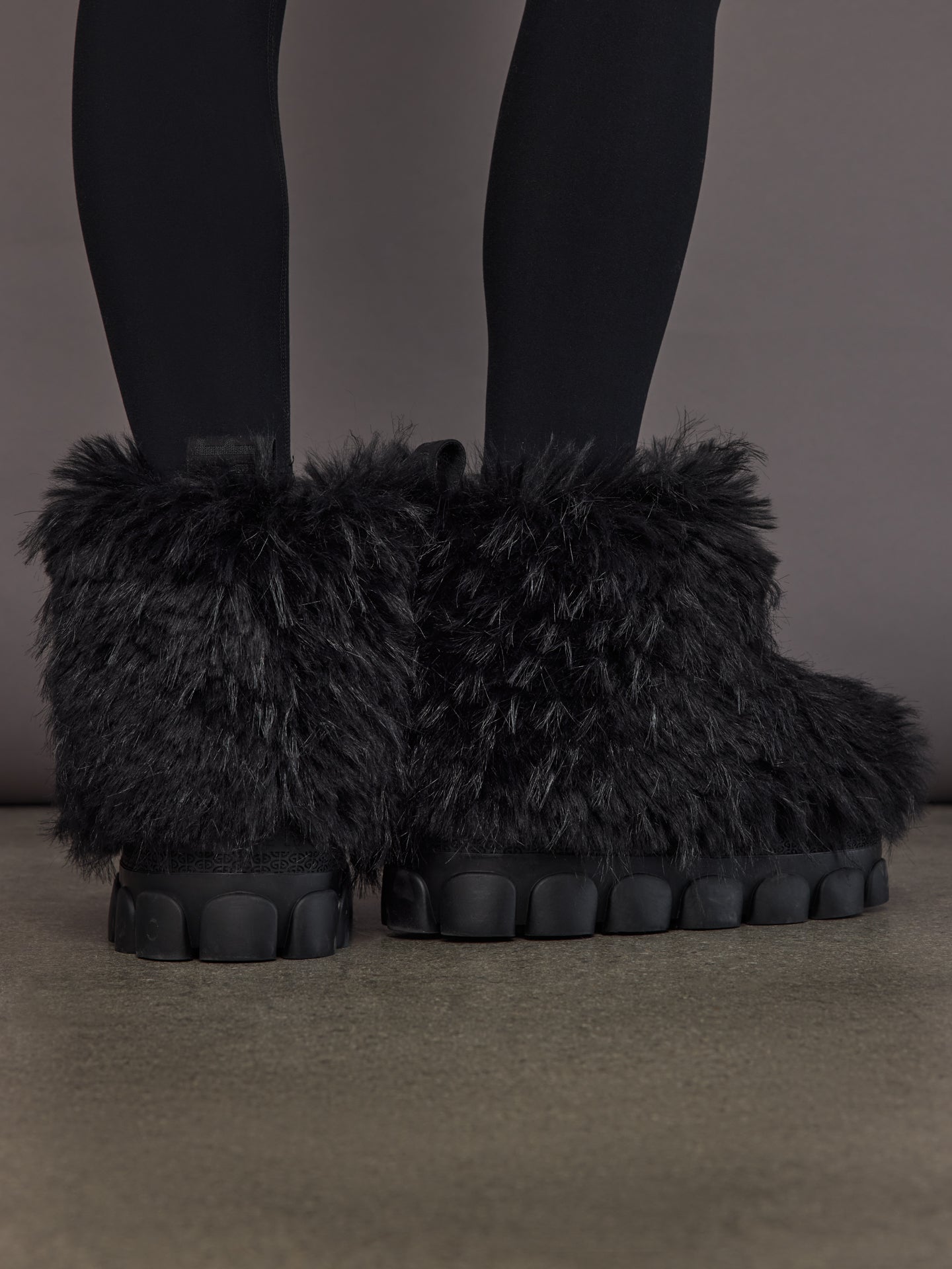 Carbon38 Sofie Faux Fur Snowboot Low - Black