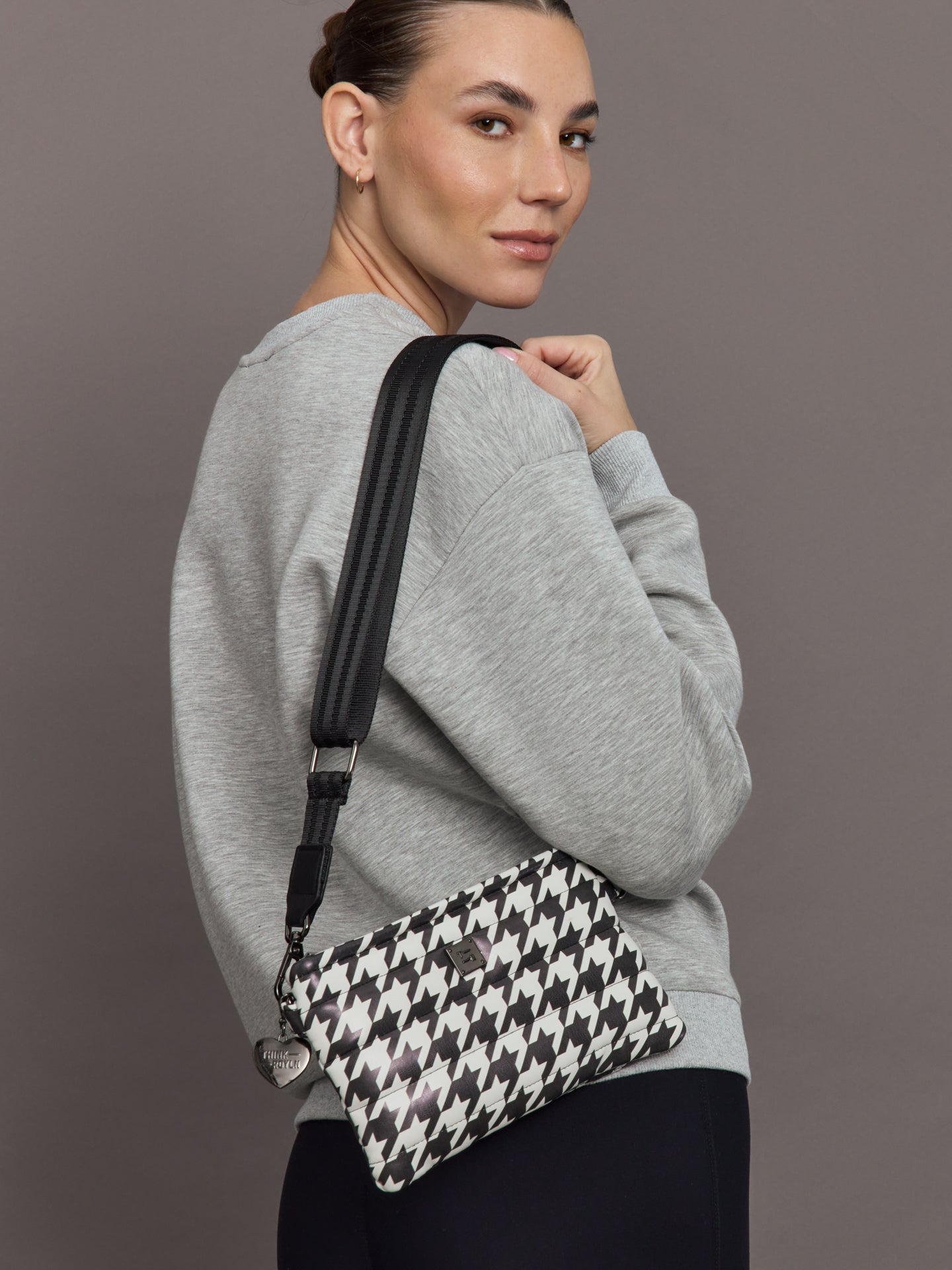 Carbon38 Fame - Houndstooth Black/Black web/Gunmental hardware