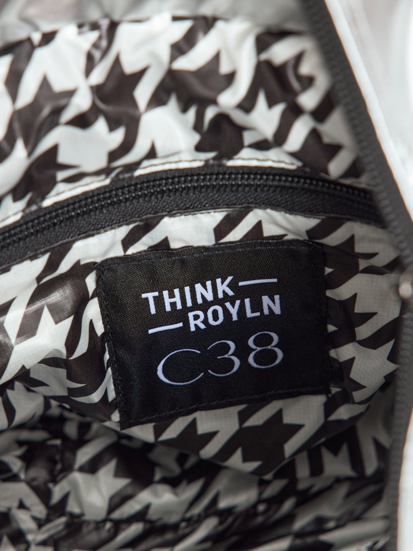 Carbon38 Escapade Tote - Pearl Silver and Houndstooth/ Black/Black Web