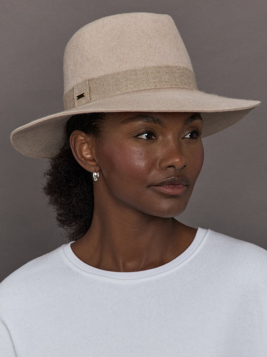 Carbon38 Emmanuelle - Bone