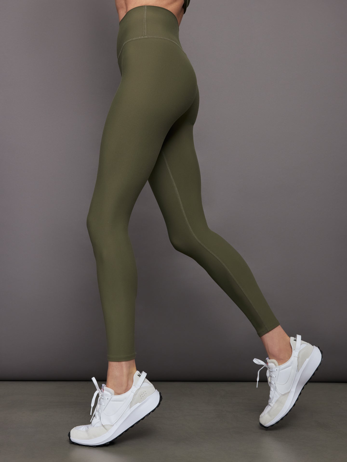 Carbon38 High Rise Legging in Melt - Olive