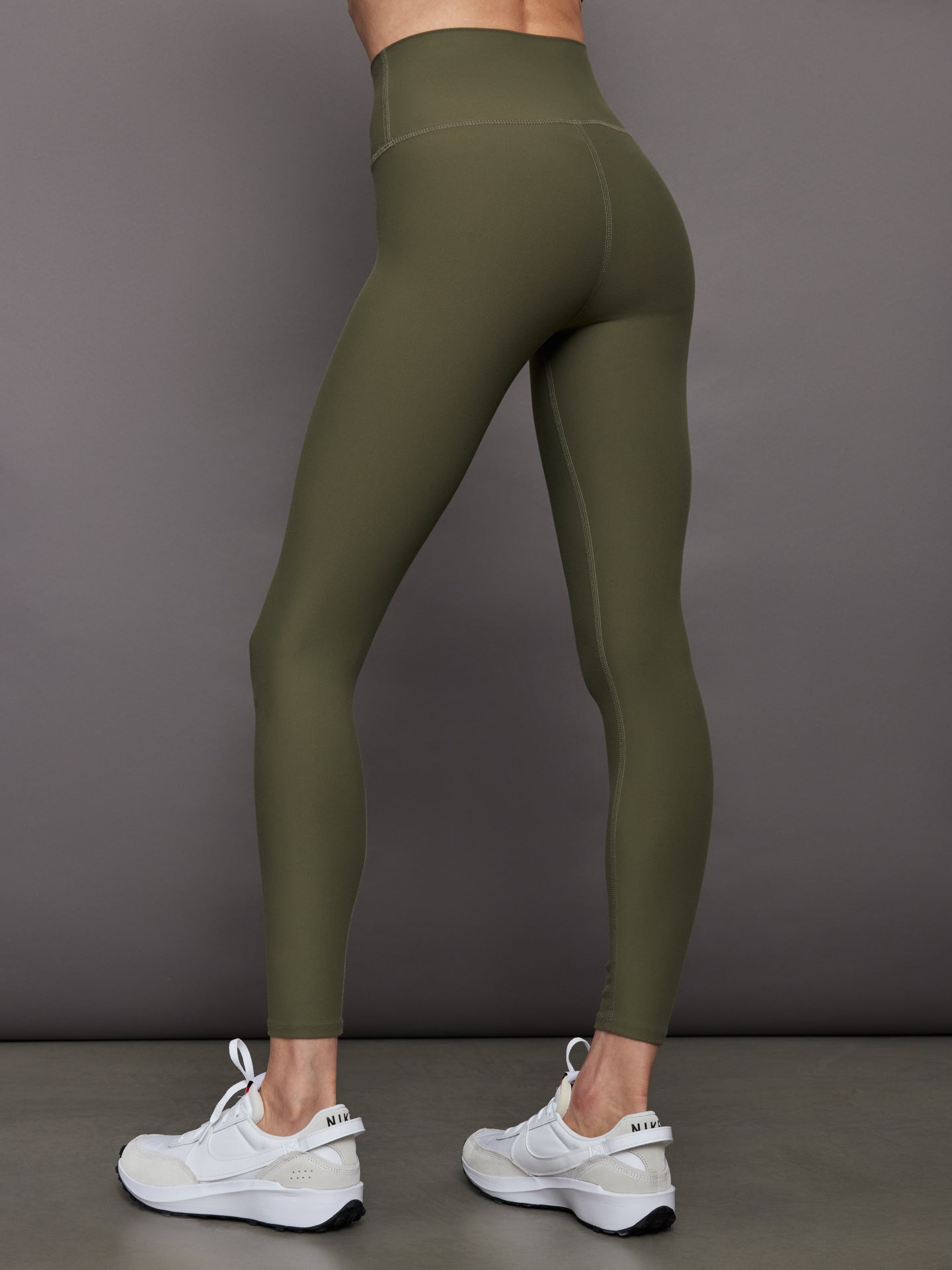 Carbon38 High Rise Legging in Melt - Olive
