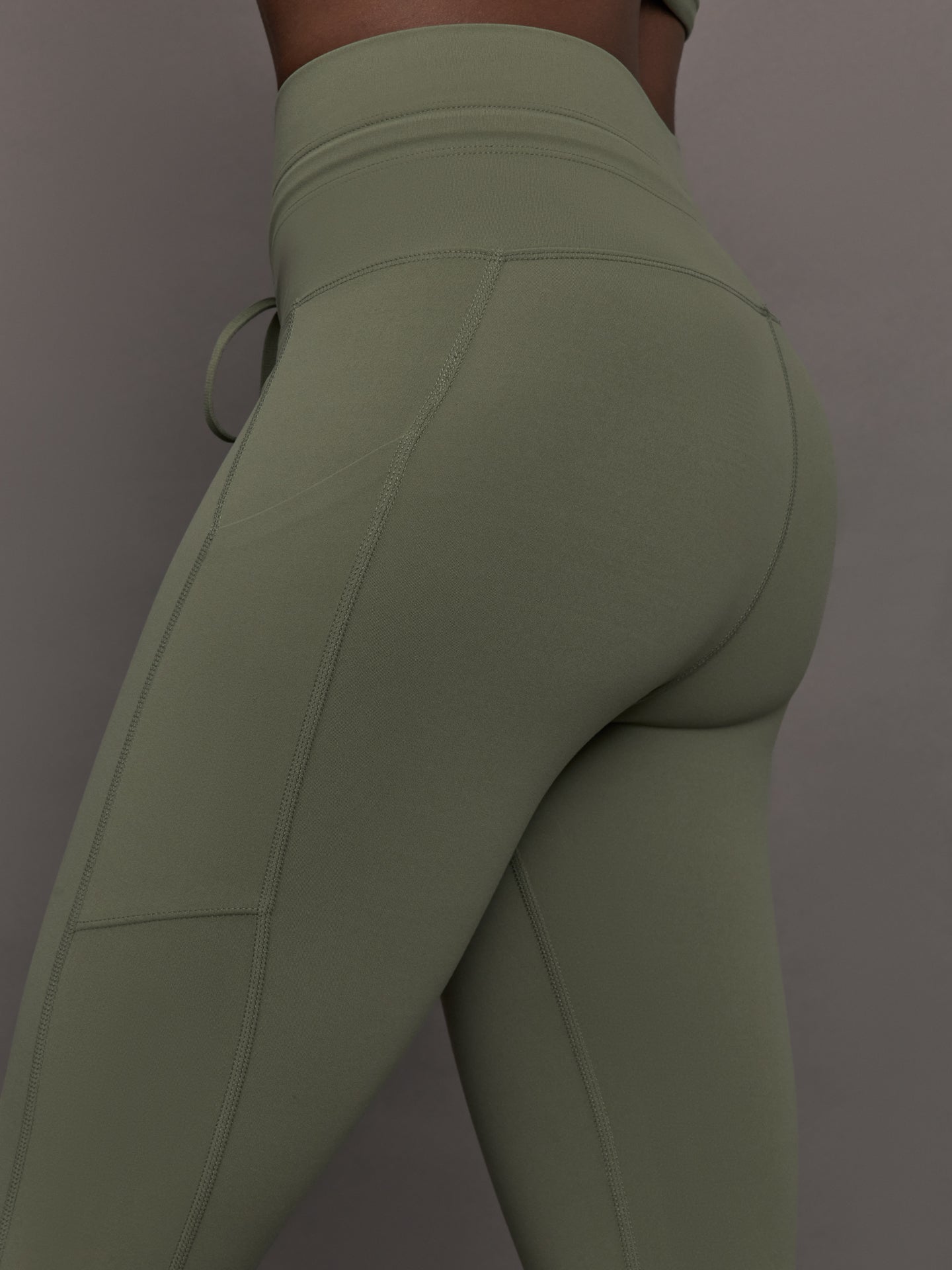 Carbon38 High Rise Sport Pocket Legging in Melt - Moss