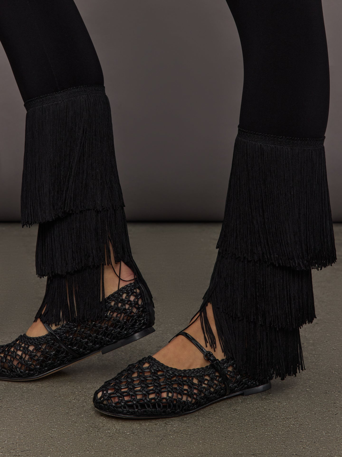 Carbon38 Fringe Hem Cropped Legging - Black
