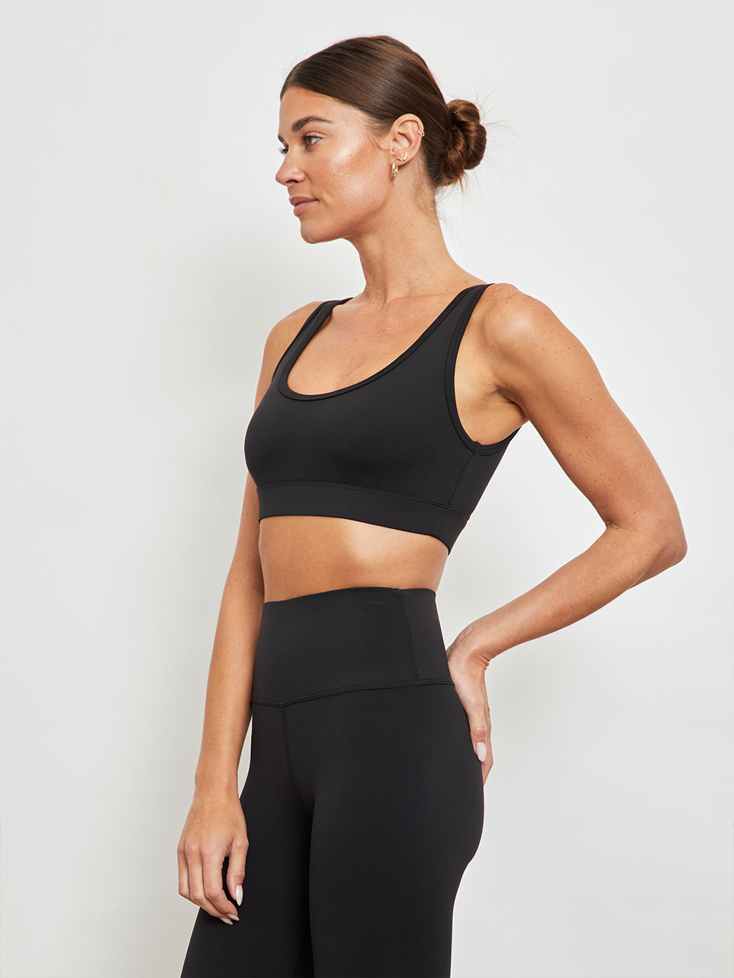 Carbon38 Cut Out Scoop Bra in Diamond Compression - Black