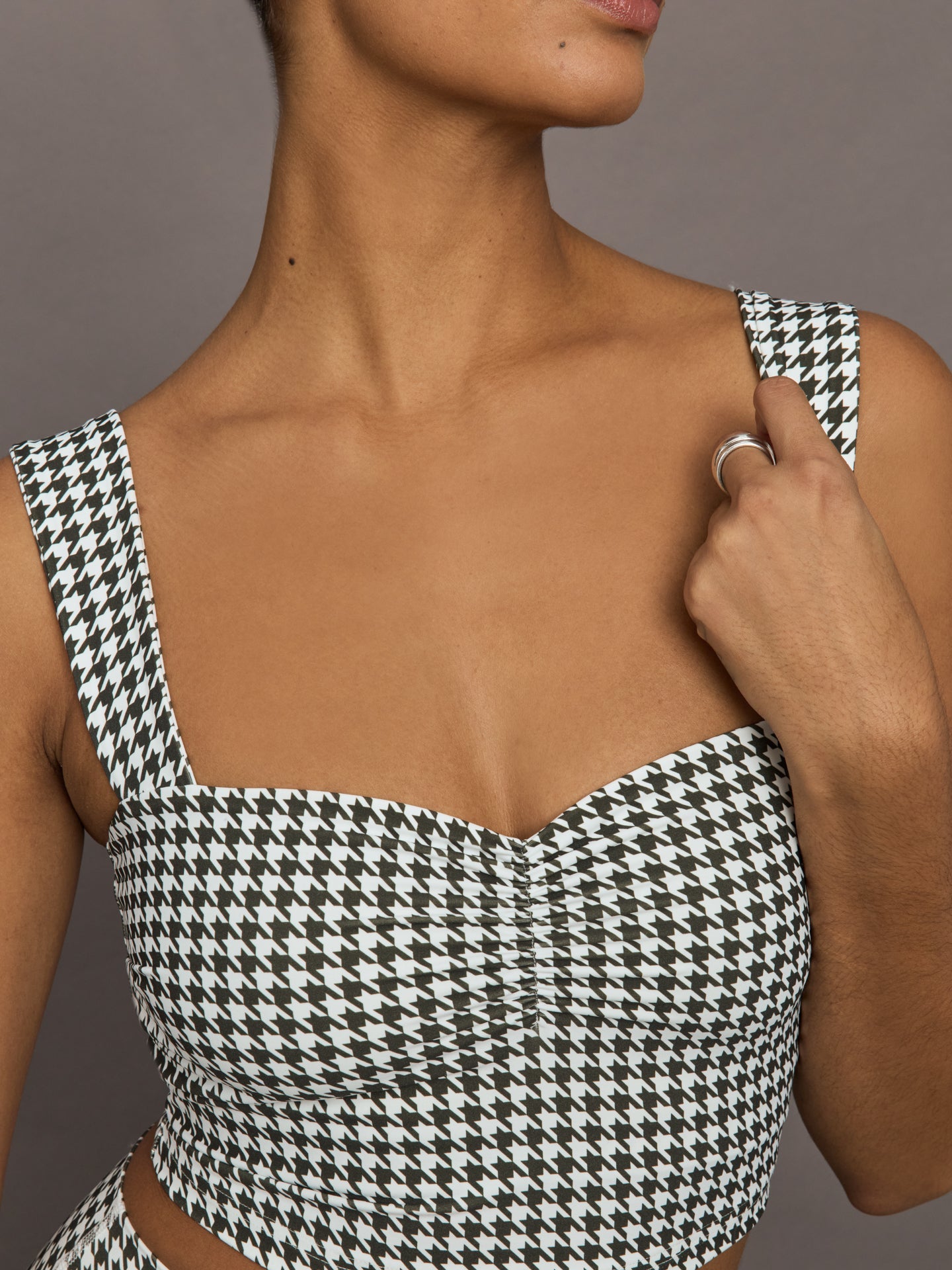 Carbon38 Houndstooth Sports Bra - Ivory / Faded Black