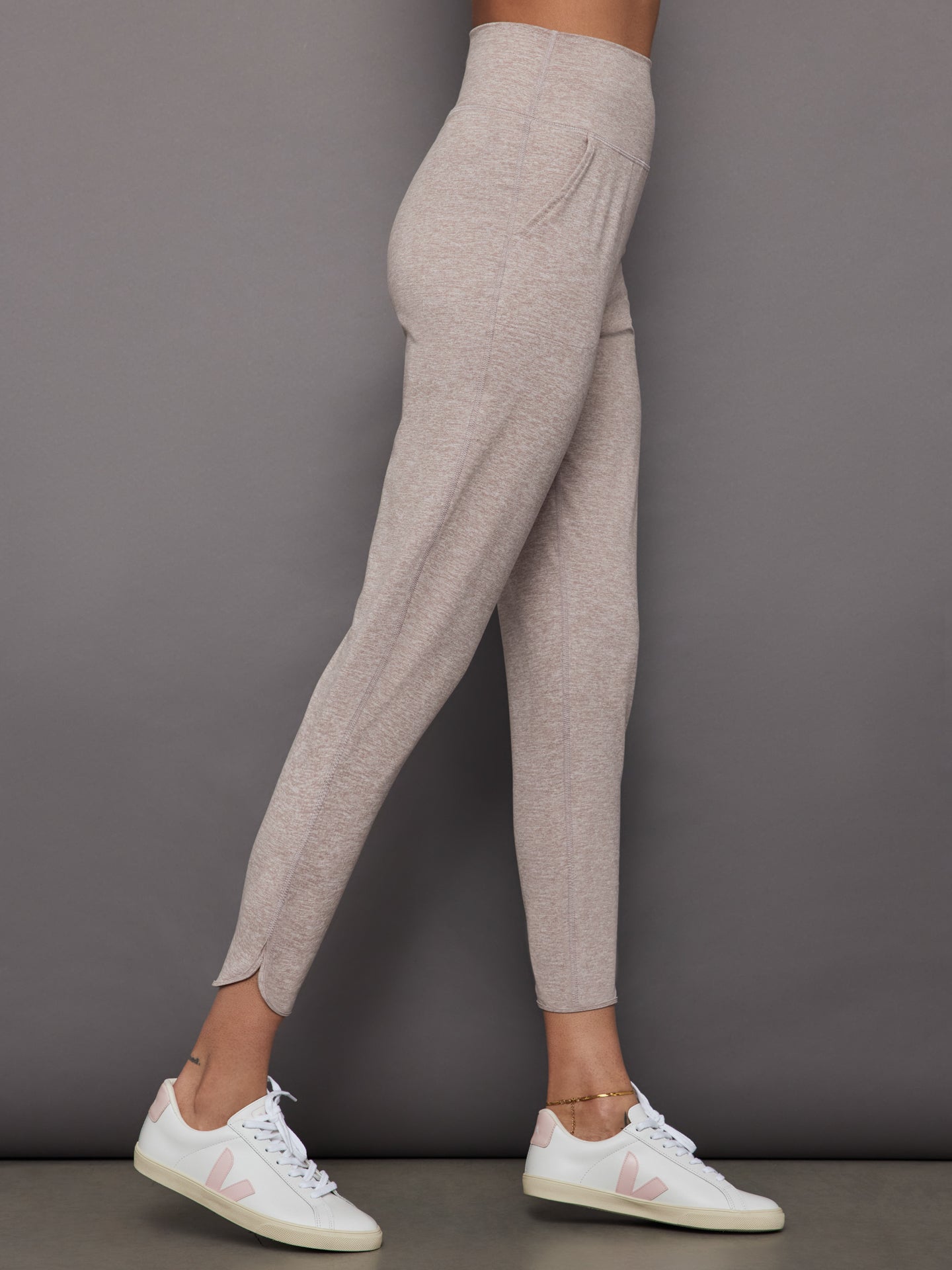 Carbon38 Jogger in Heather Melt - Oatmeal Heather