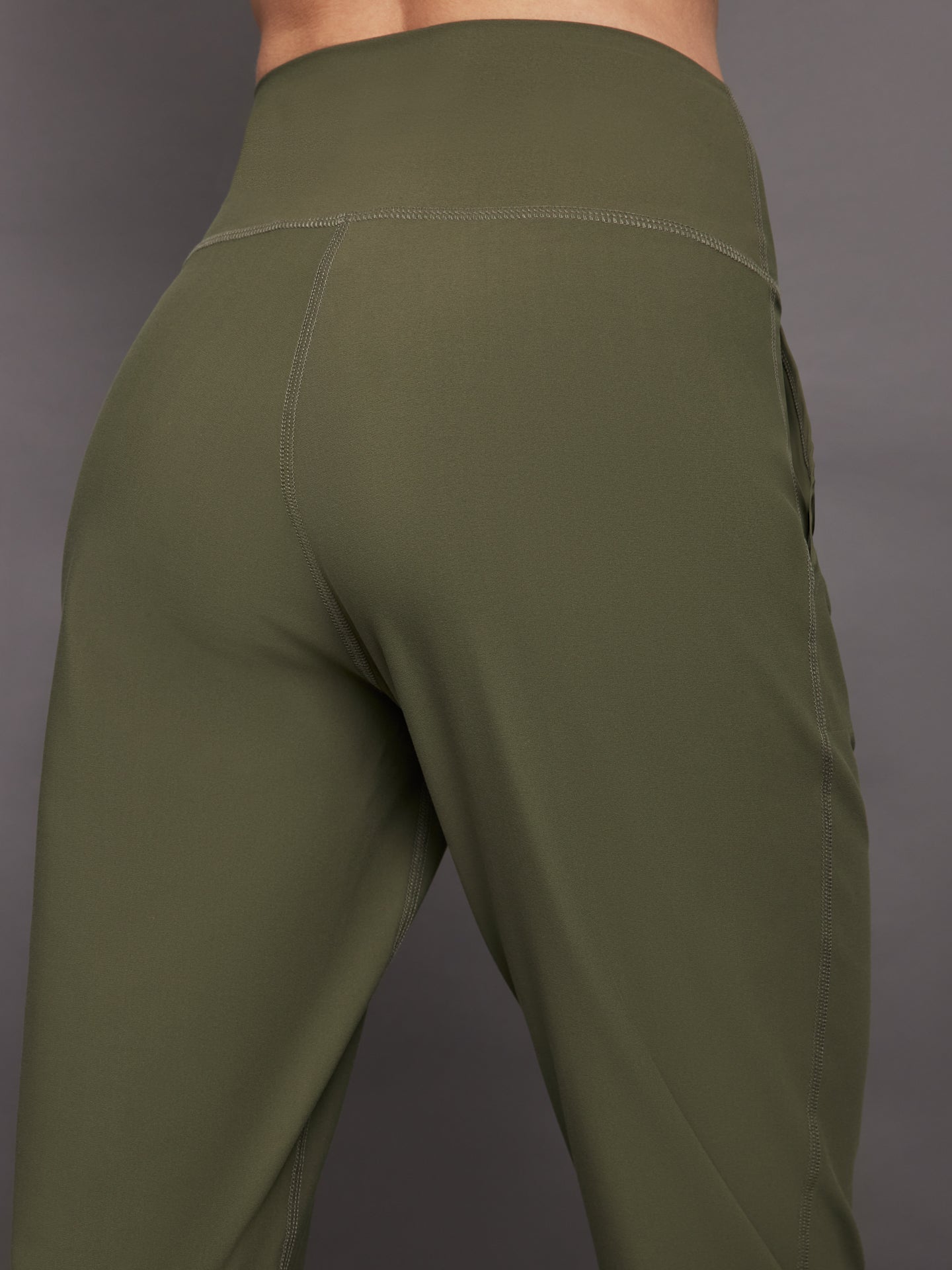 Carbon38 Jogger in Melt - Olive