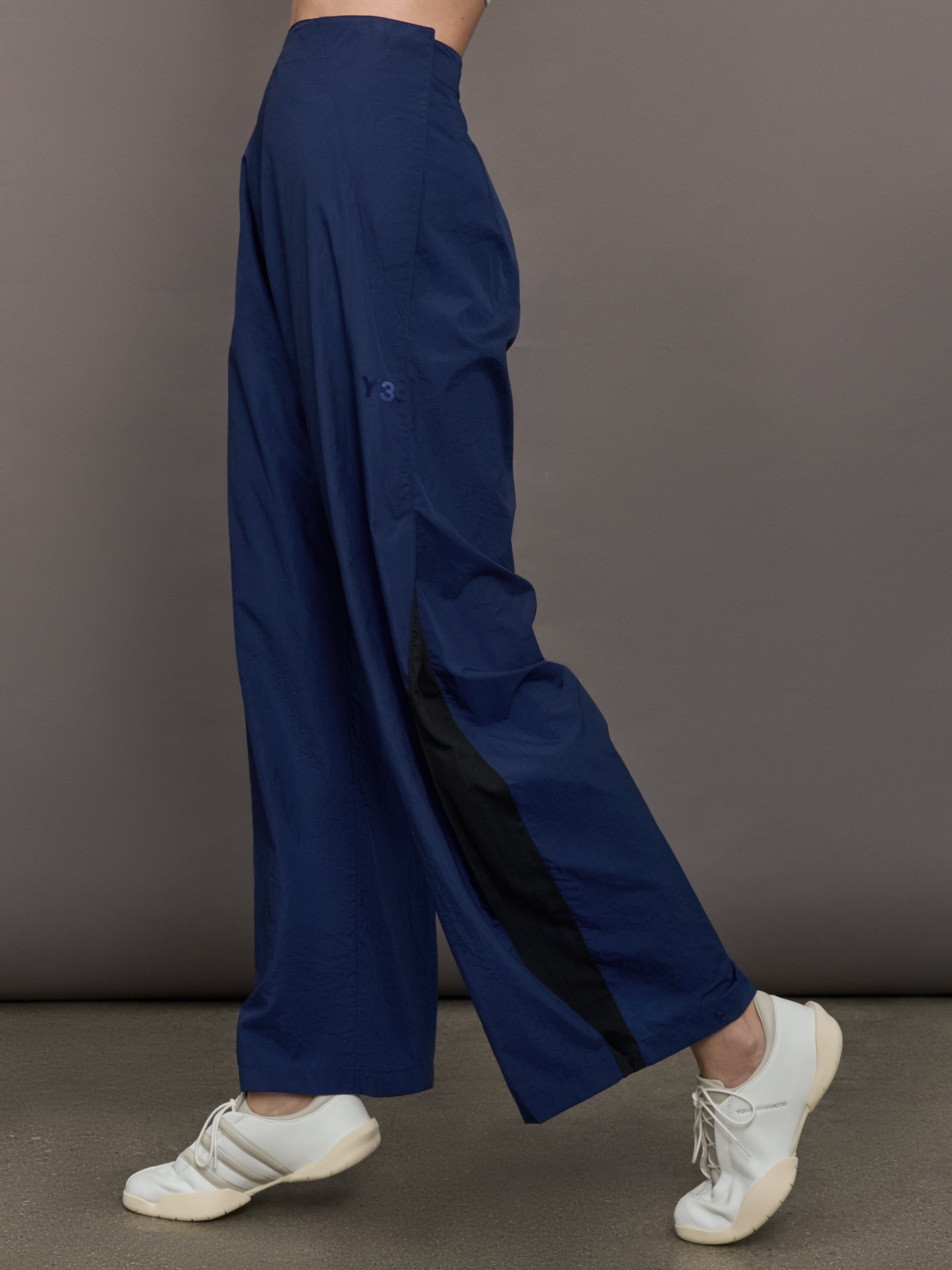 Carbon38 Ultralight Nylon Pant - Dark Blue