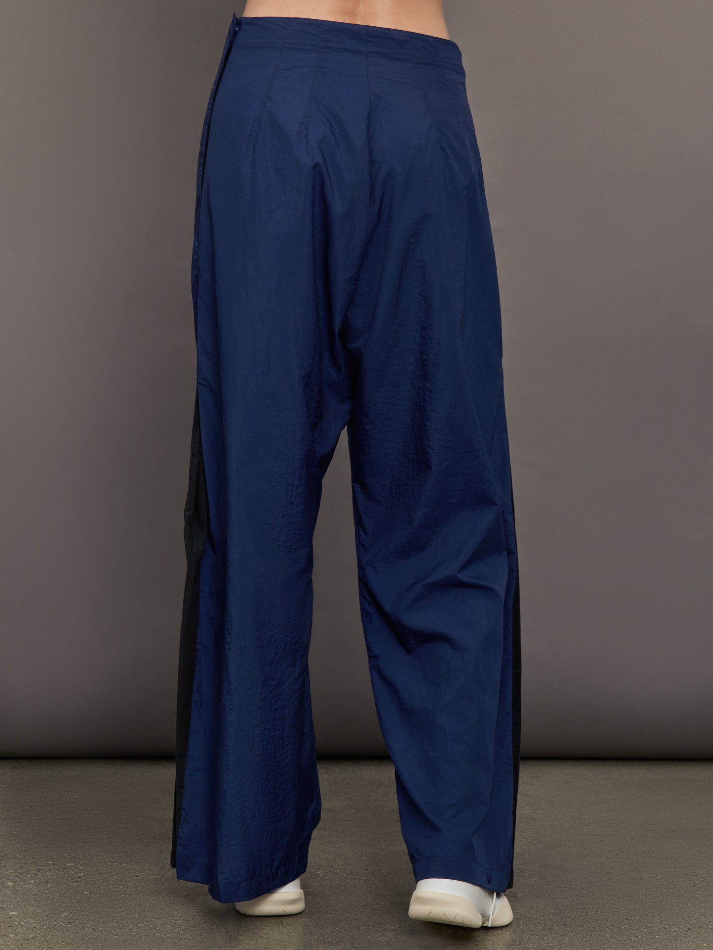 Carbon38 Ultralight Nylon Pant - Dark Blue