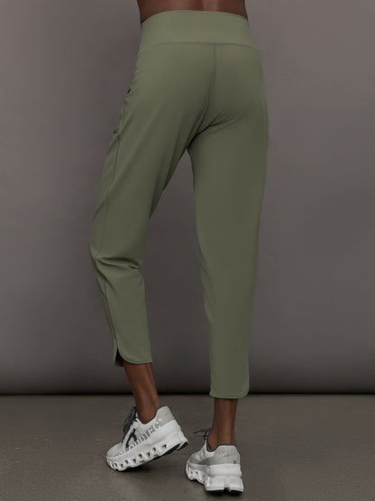 Carbon38 Jogger in Melt - Moss