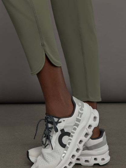 Carbon38 Jogger in Melt - Moss