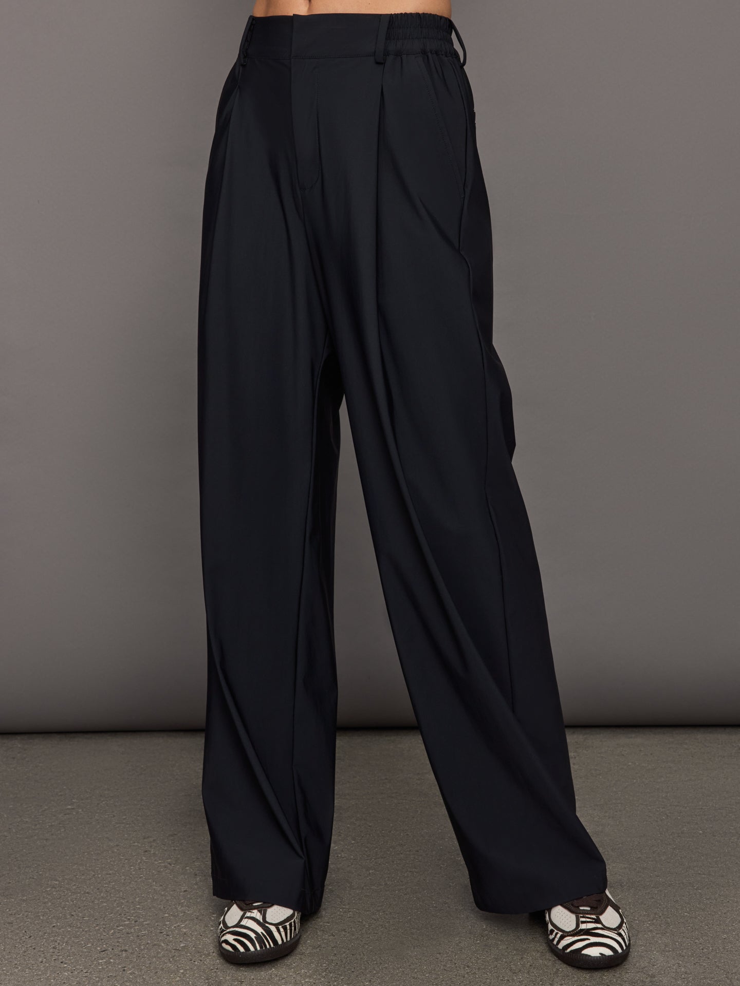 Carbon38 Stretch Woven Pant - Black