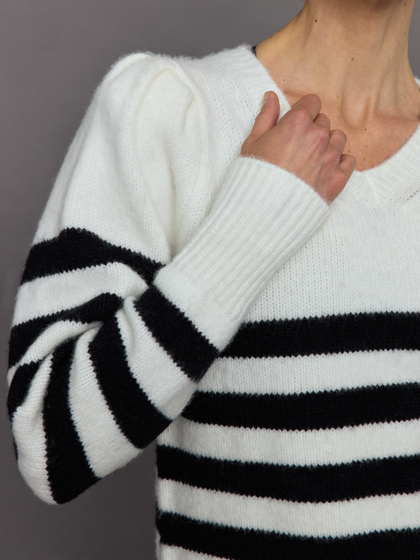 Carbon38 Striped Puff Sleeve Sweater - Cream/ Black