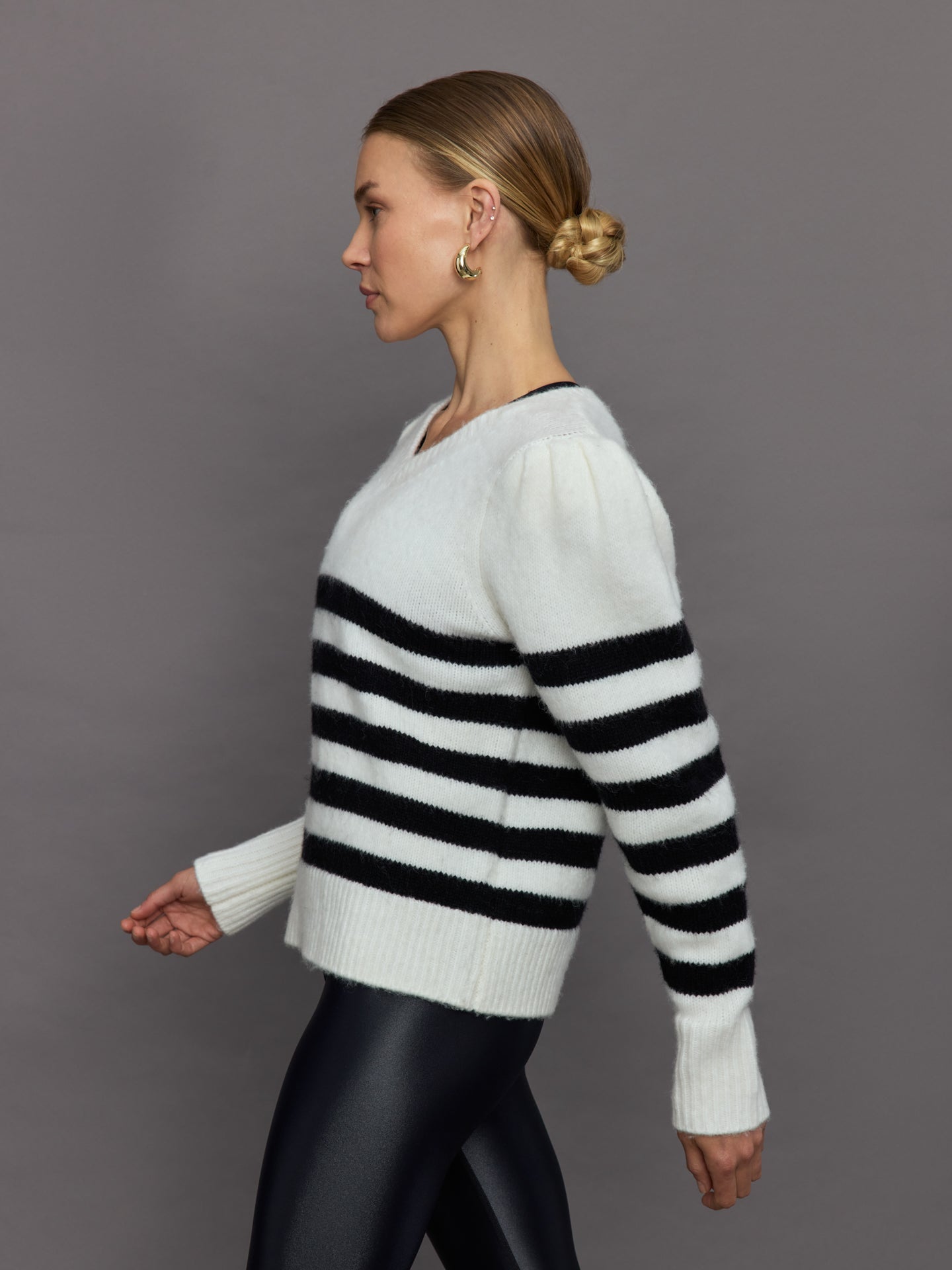 Carbon38 Striped Puff Sleeve Sweater - Cream/ Black