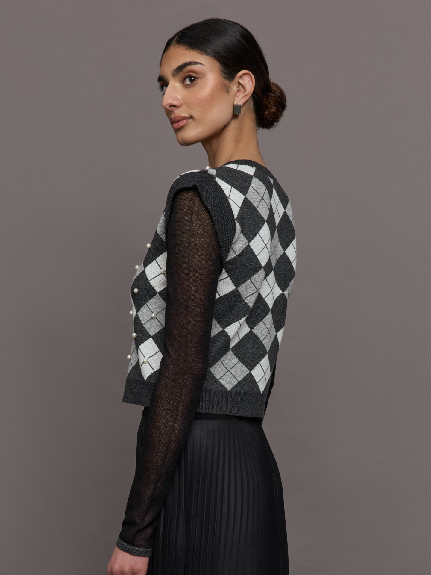 Carbon38 Nomia Plaid Pearly V-Neck Sweater - Grey/Silver