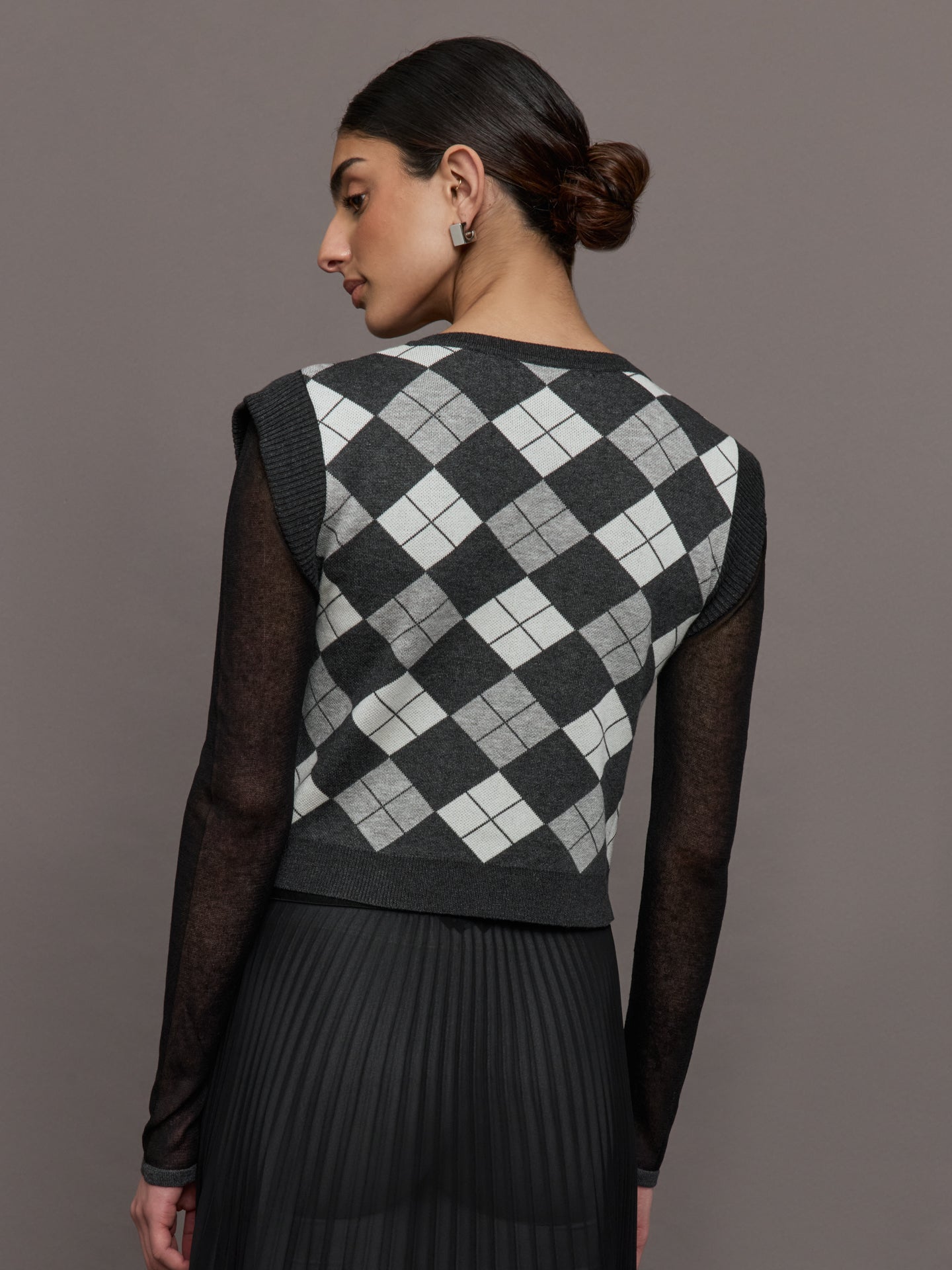 Carbon38 Nomia Plaid Pearly V-Neck Sweater - Grey/Silver