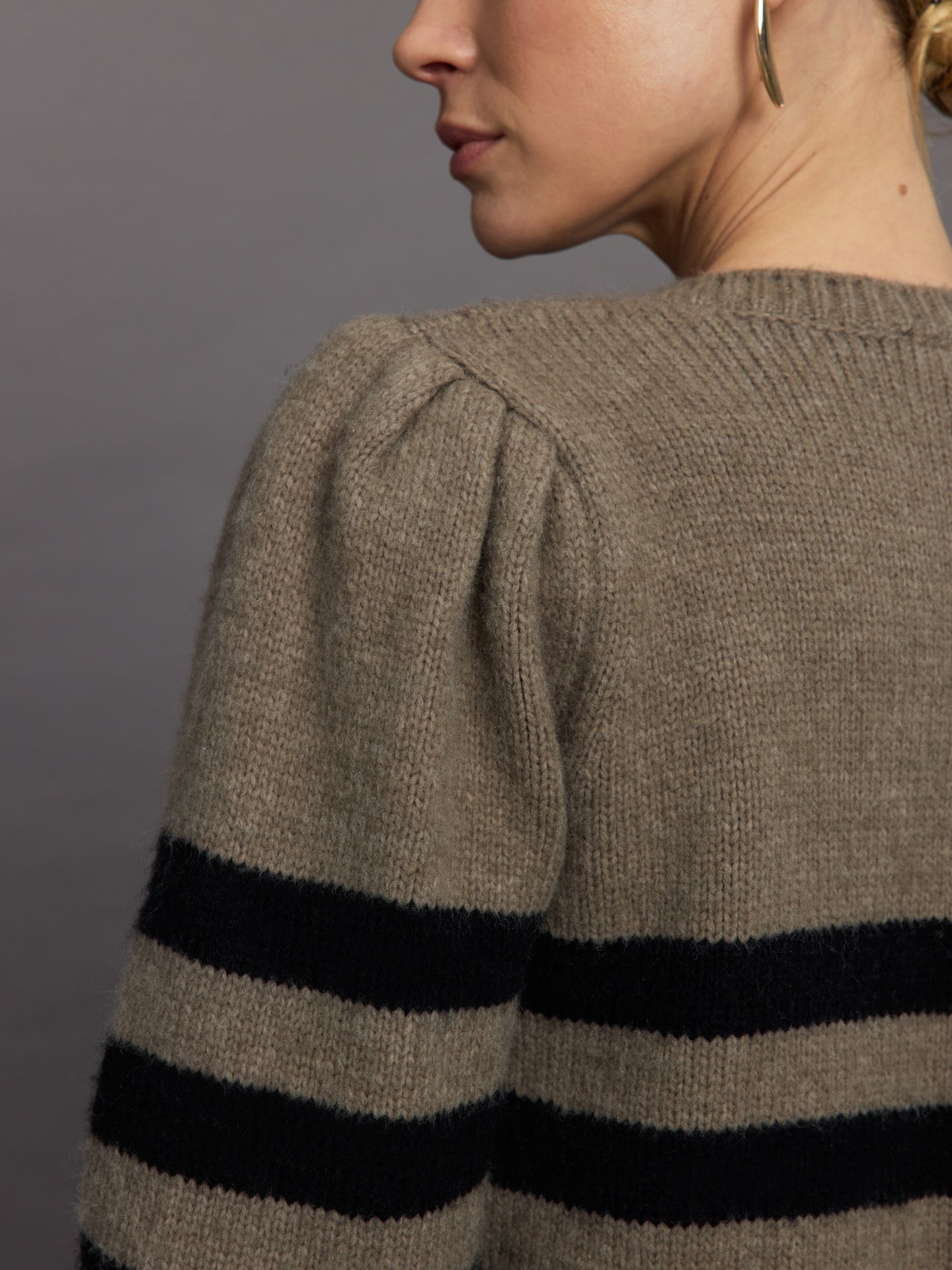 Carbon38 Striped Puff Sleeve Sweater - Stone/ Black
