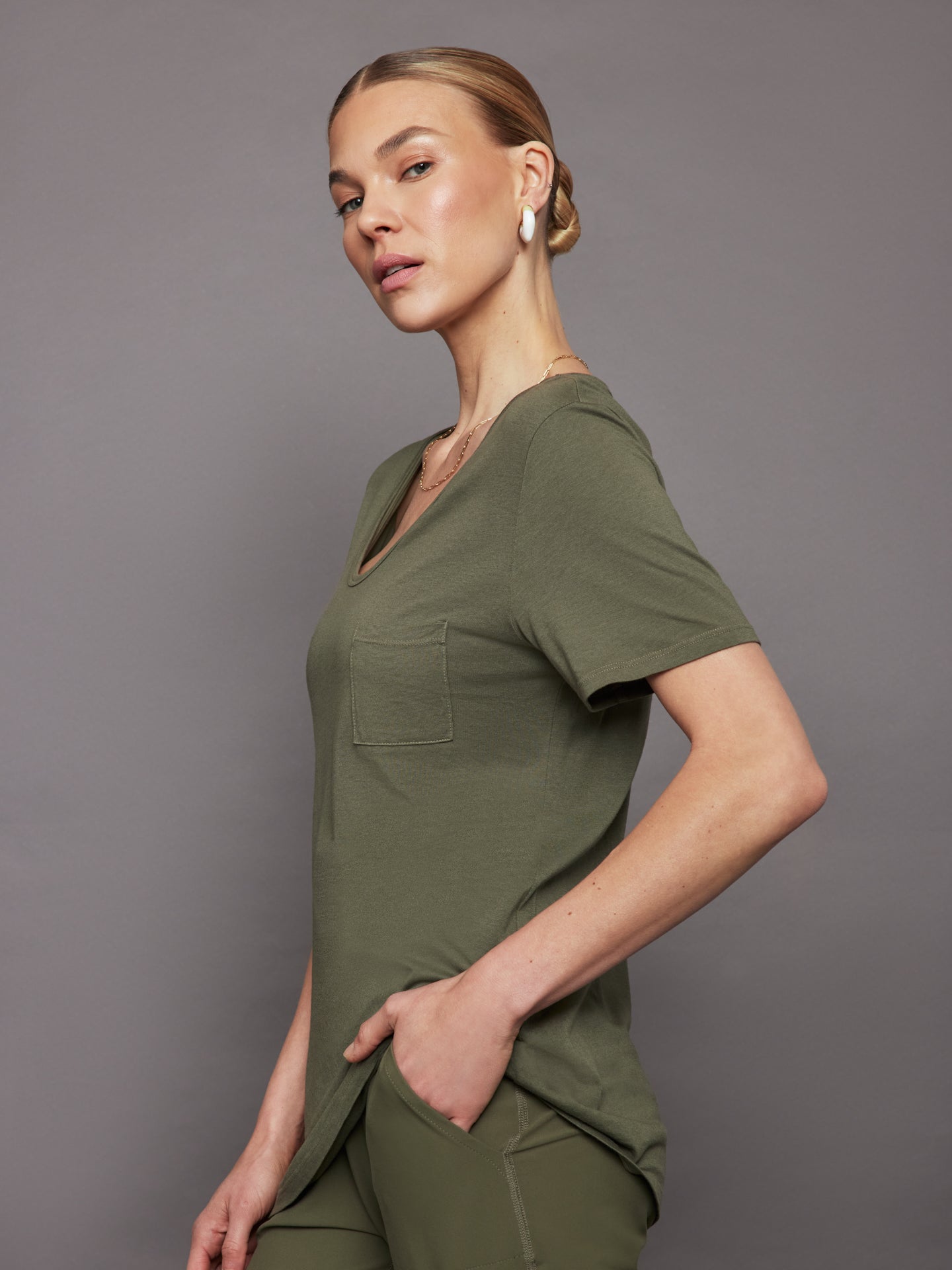 Carbon38 Short Sleeve Pocket Tee - Olive