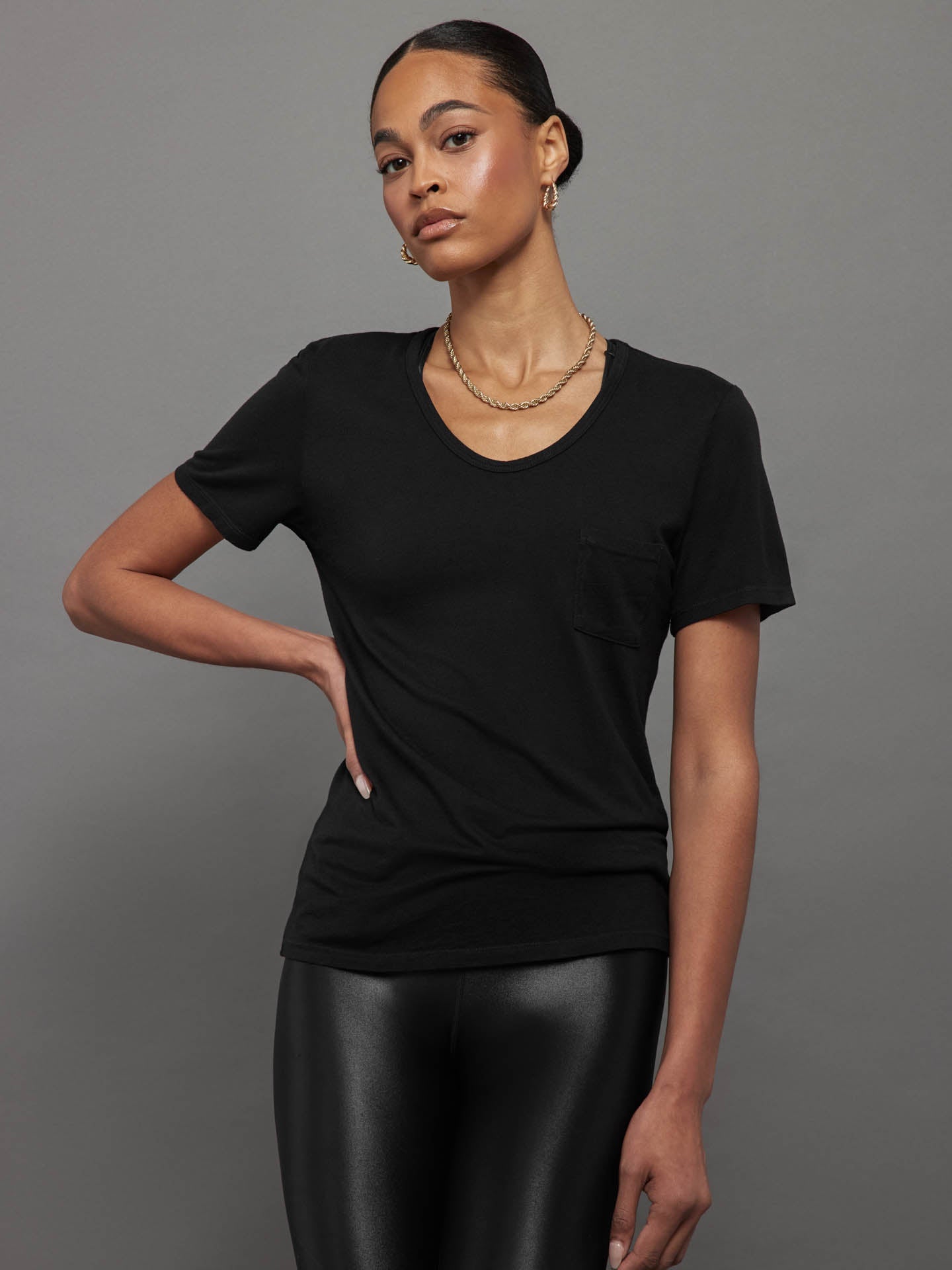 Carbon38 Short Sleeve Pocket Tee - Black