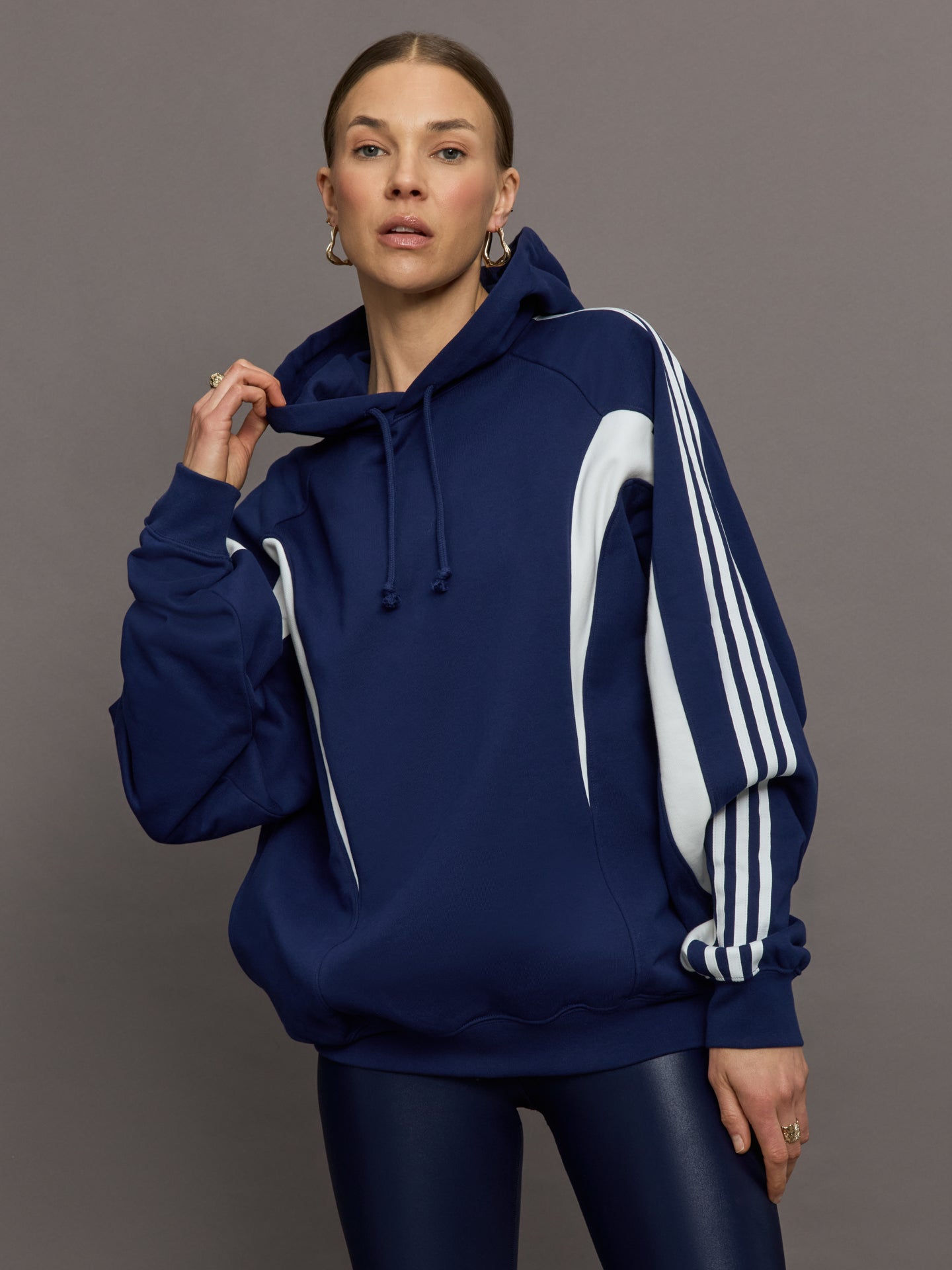 Carbon38 U Cutline Hoodie - Dark Blue