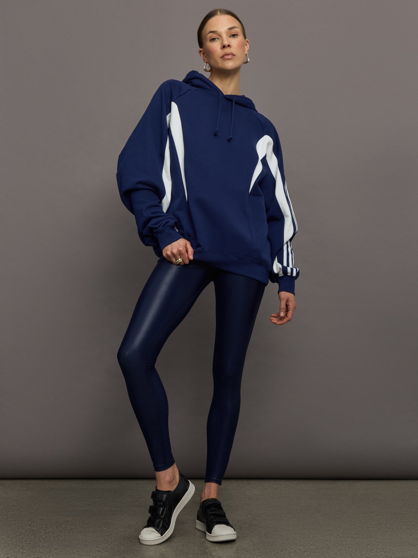 Carbon38 U Cutline Hoodie - Dark Blue