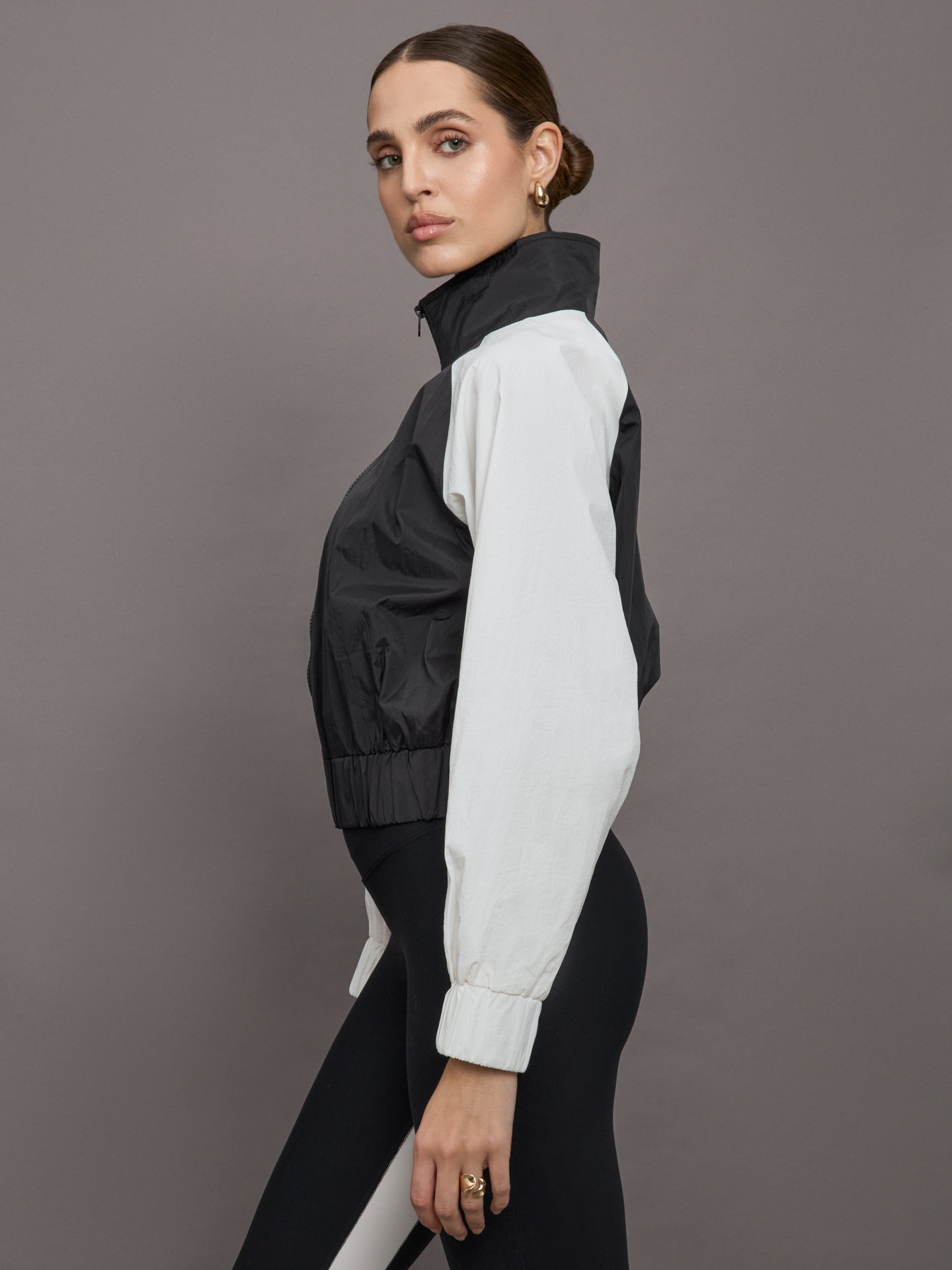 Carbon38 Colorblock Windbreaker - Black / Cloud Dancer