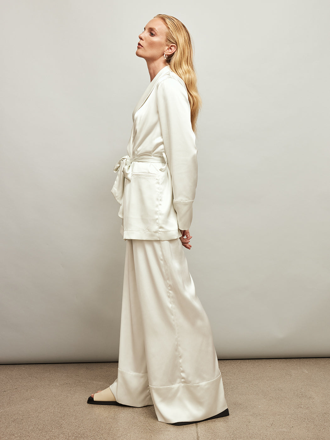 Carbon38 Satin Smoking Jacket - Ivory