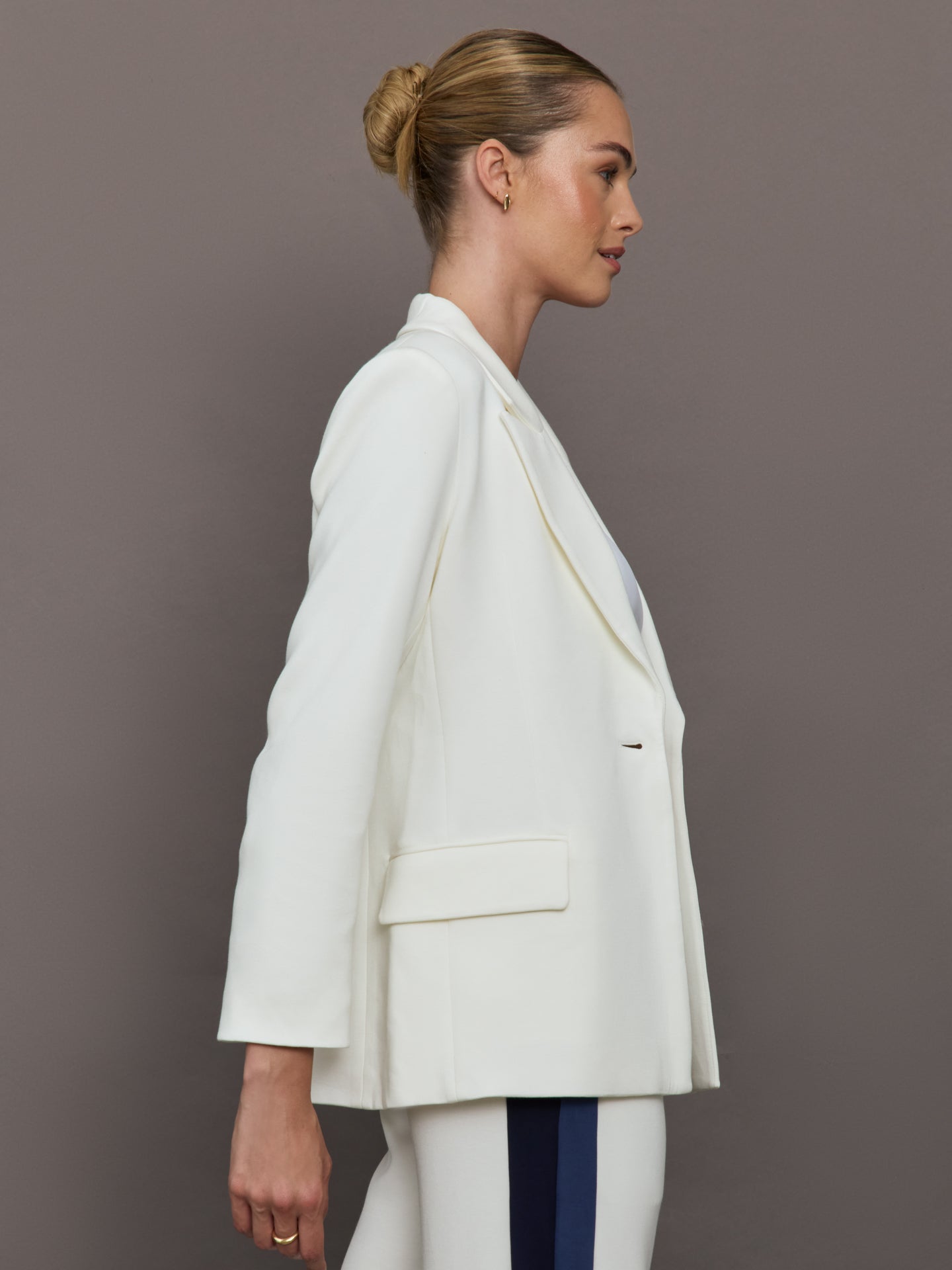 Carbon38 Single Breasted Blazer in Scuba - Ivory