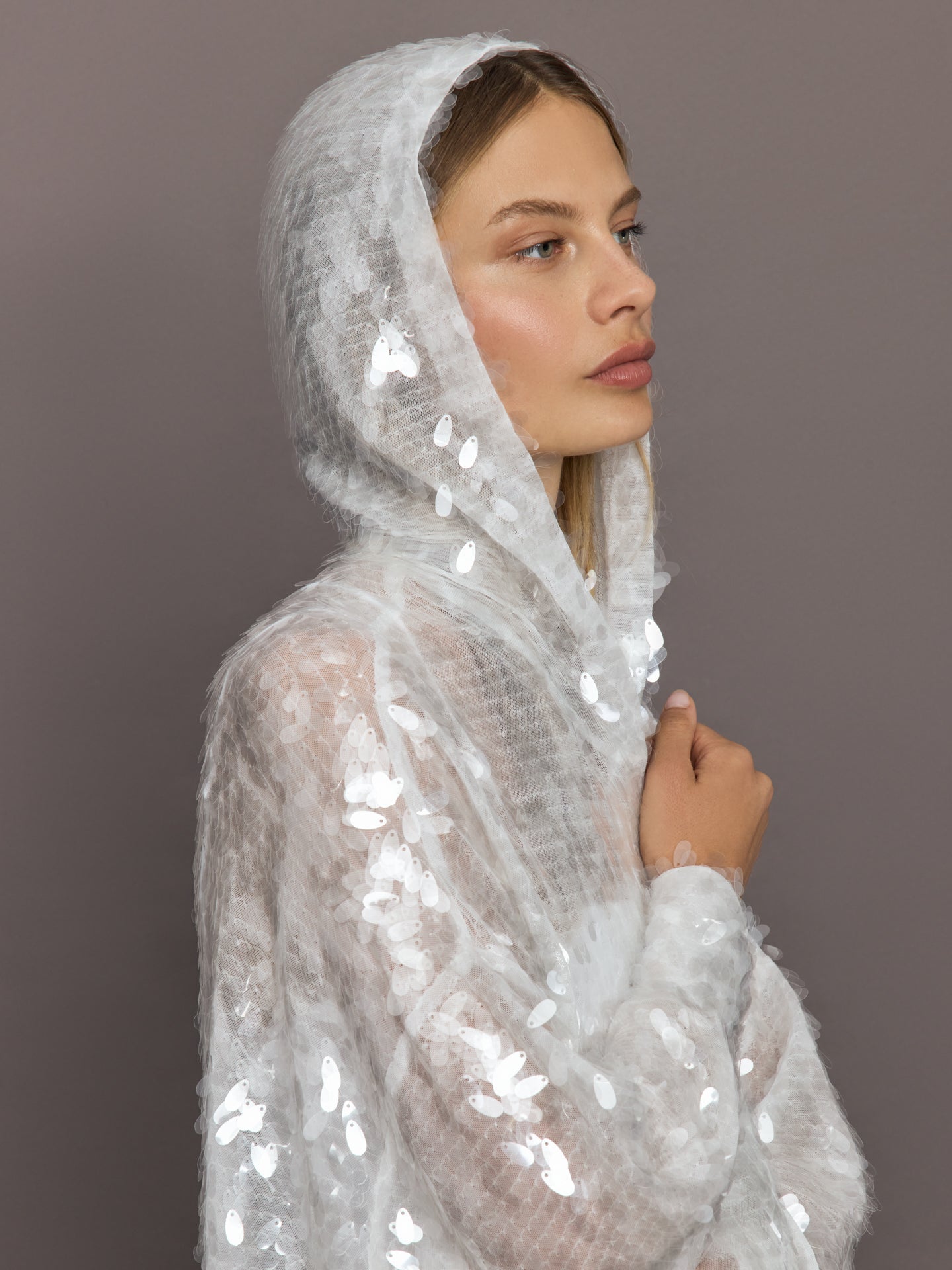 Carbon38 Hooded Robe to Knee - Clear/White